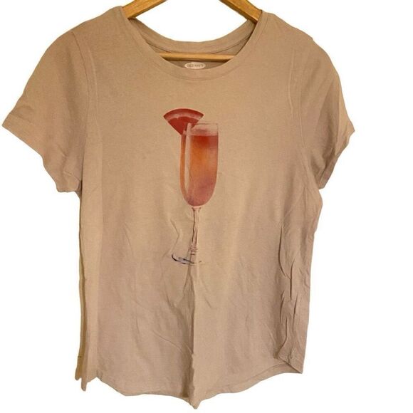 Old Navy Everywhere wine glass tan medium short sleeve tshirt - Picture 1 of 4
